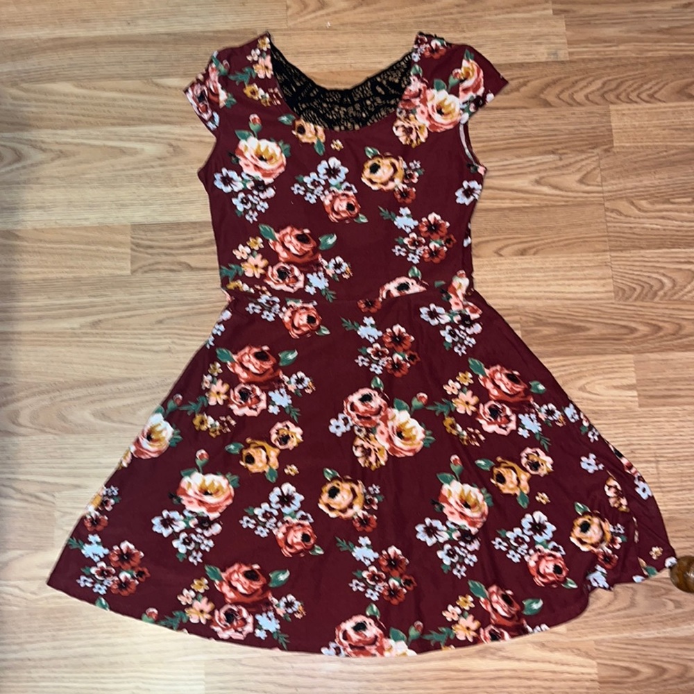 No Boundaries burgundy floral dress. Size M (7-9)